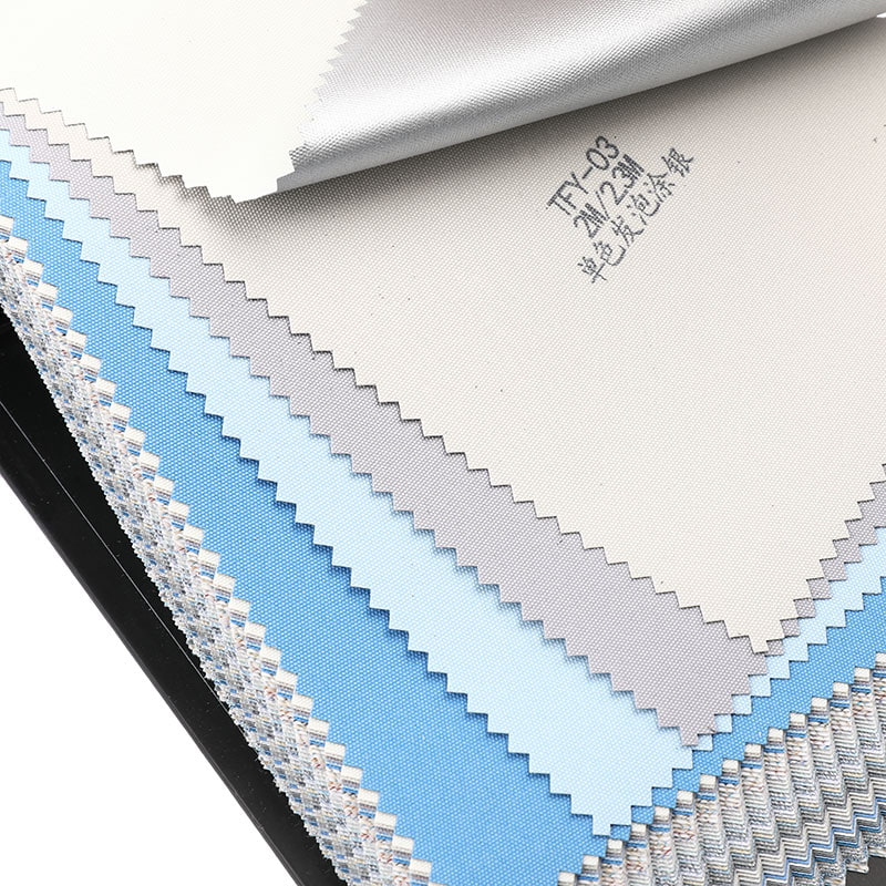 TFY 폼 실버 코팅 이코노미 100% 블랙아웃 롤러 블라인드 패브릭